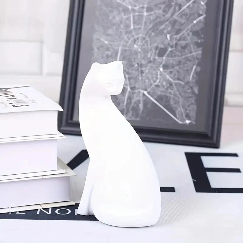 Resin Couples Cat Statues for Home Decorations Animal Figurine European Creative Wedding Gift Decorative Home Decor Sculpture