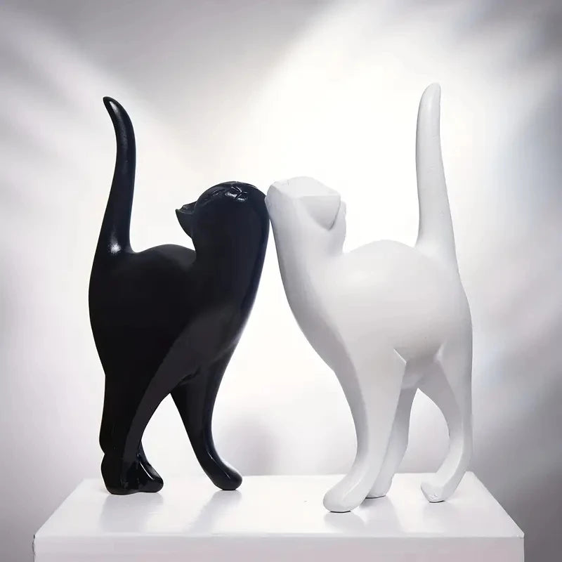 Resin Couples Cat Statues for Home Decorations Animal Figurine European Creative Wedding Gift Decorative Home Decor Sculpture